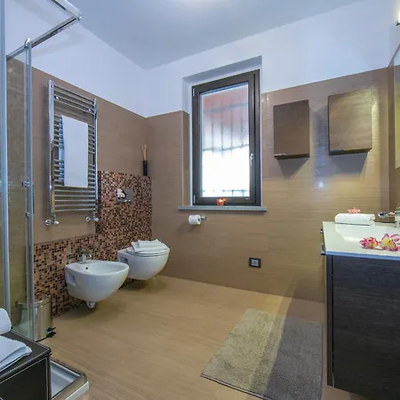 Laura Private Pool And Garden - Happy 빌라 베소쪼