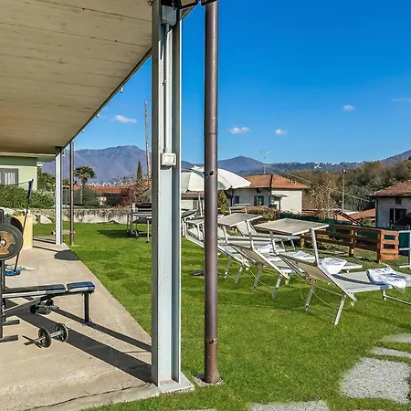 Laura Private Pool And Garden - Happy Besozzo